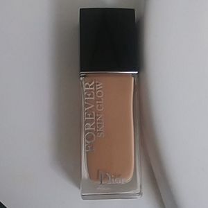 Christian Dior forever skin glow foundation